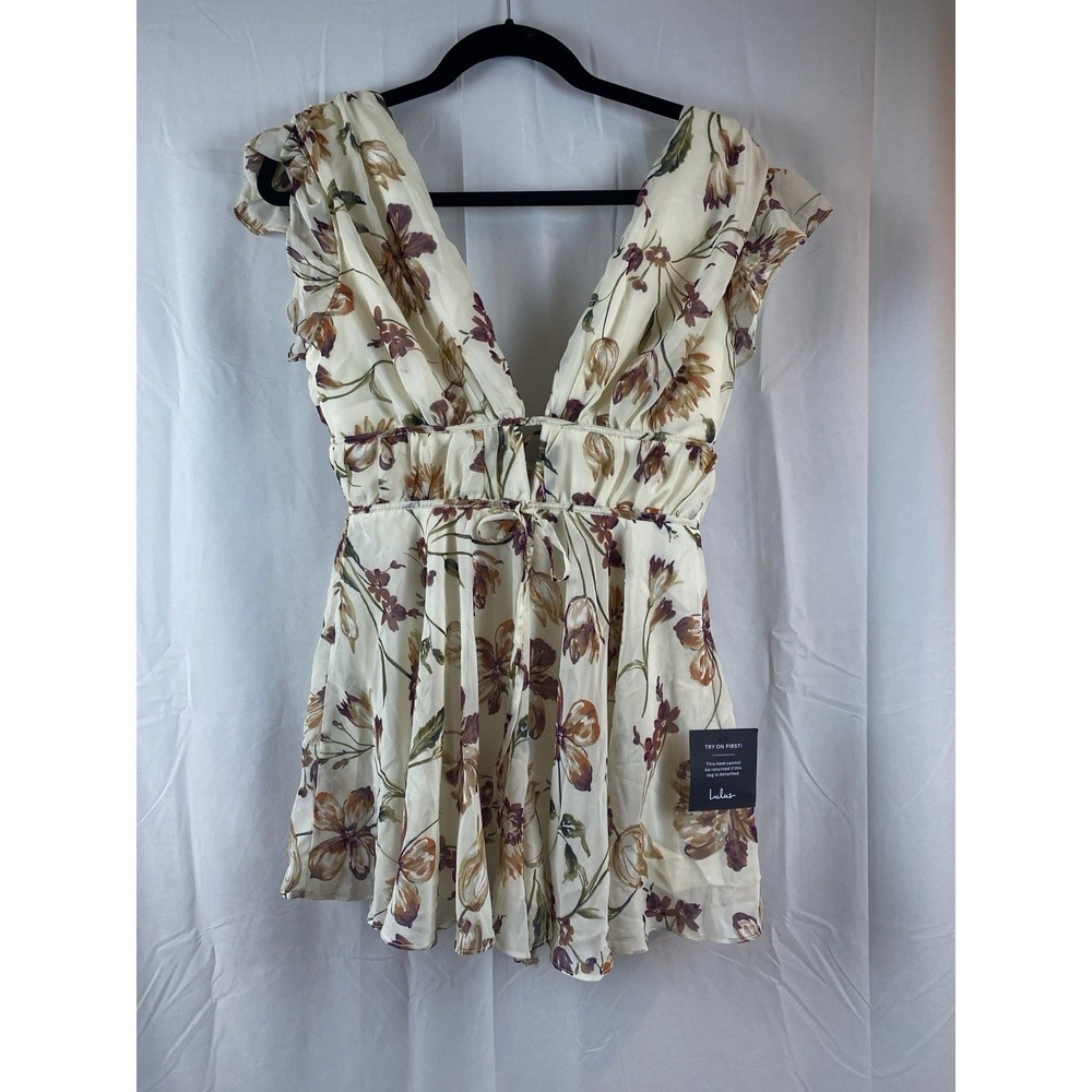 New Lulus‎ Flirty Ways Cream Floral Flutter Sleeve Romper Women's Size Small